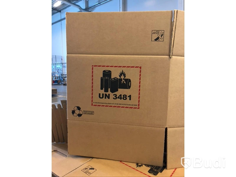 4 buntar med ca 20 wellådor i varje + 5 lådor med medföljande “30 Cell Shipper”